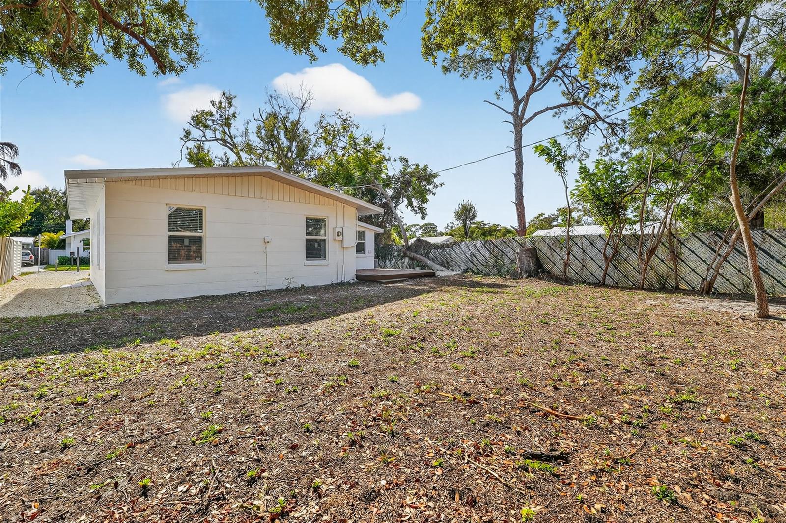 Image 27 of 35 For 2547 Loma Linda Street