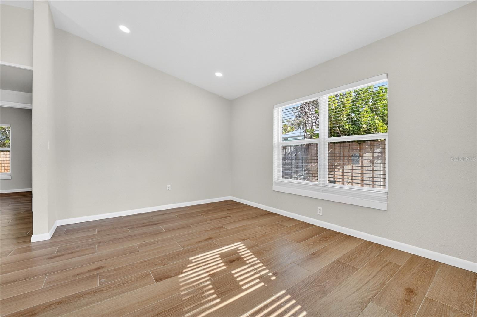 Image 7 of 35 For 2547 Loma Linda Street