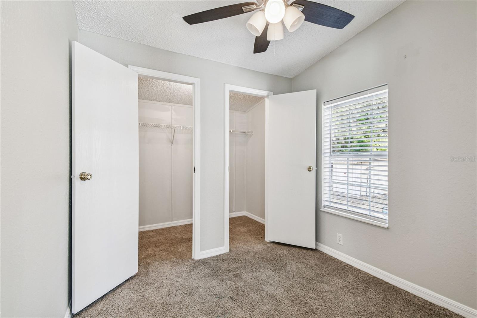 Listing photo id 17 for 12015 Rose Lane