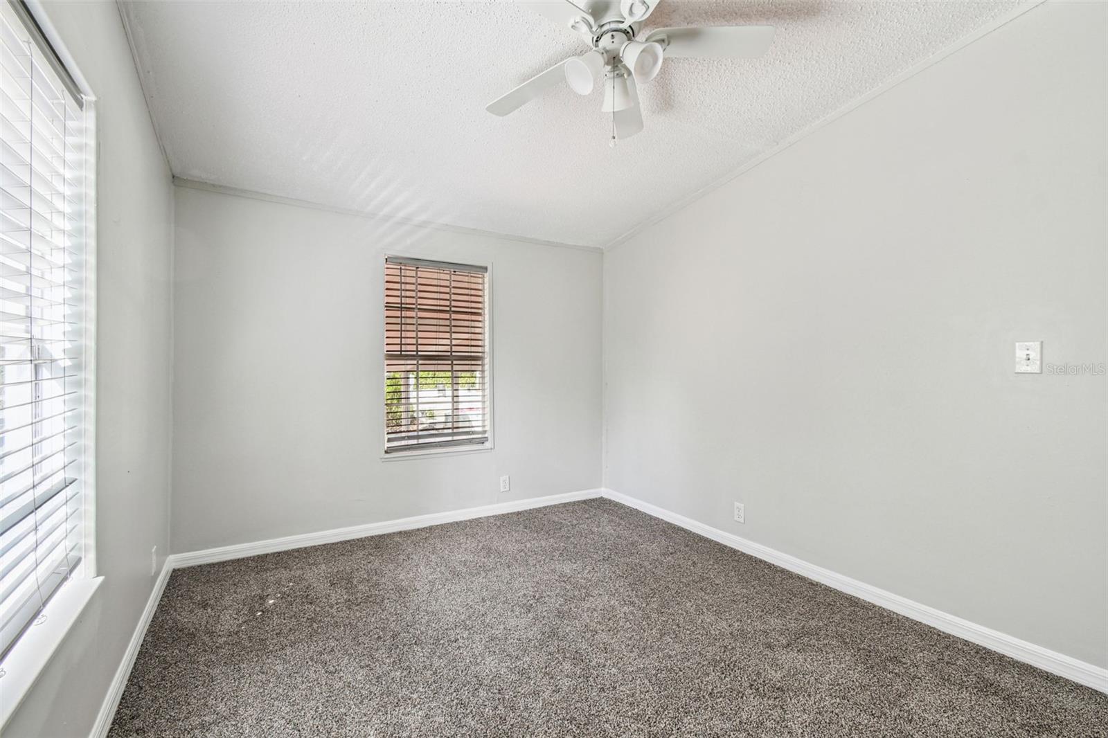 Listing photo id 25 for 12015 Rose Lane