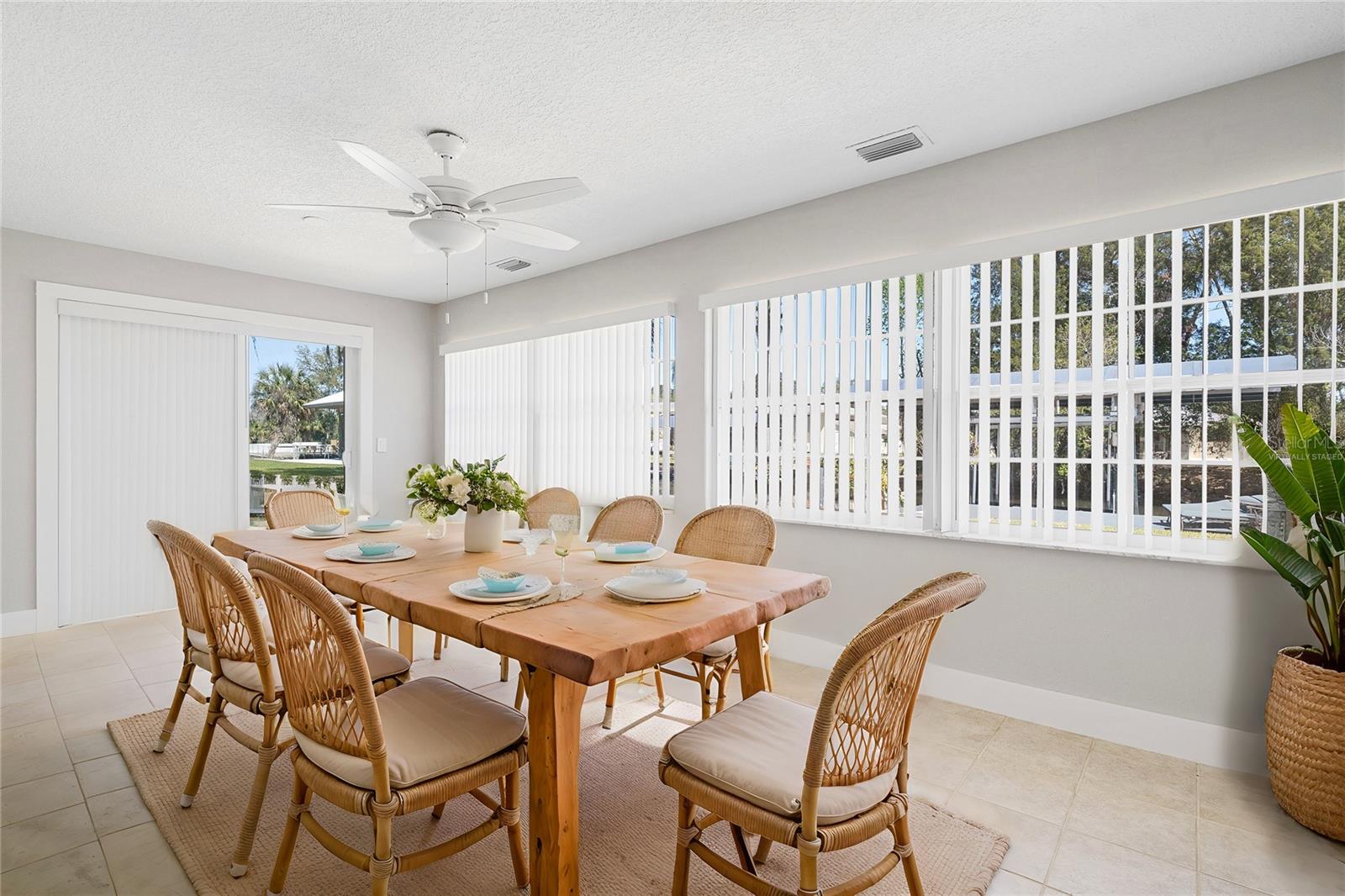 Image 33 of 69 For 3929 Sagomon Point