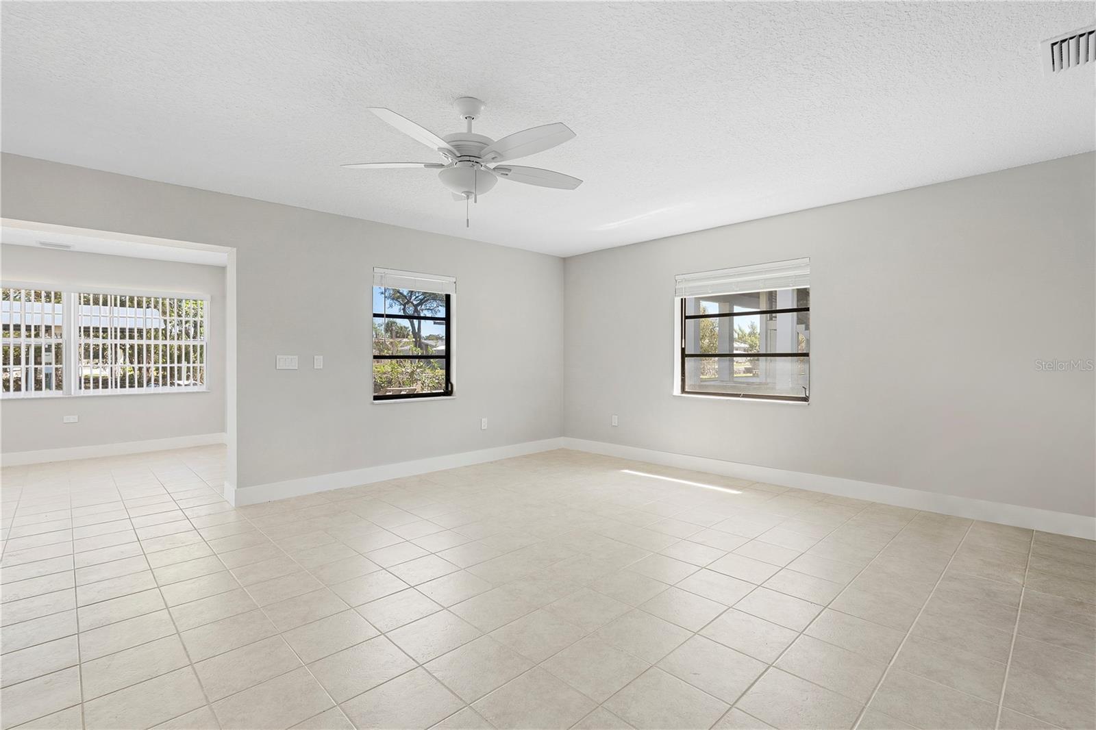 Image 36 of 69 For 3929 Sagomon Point