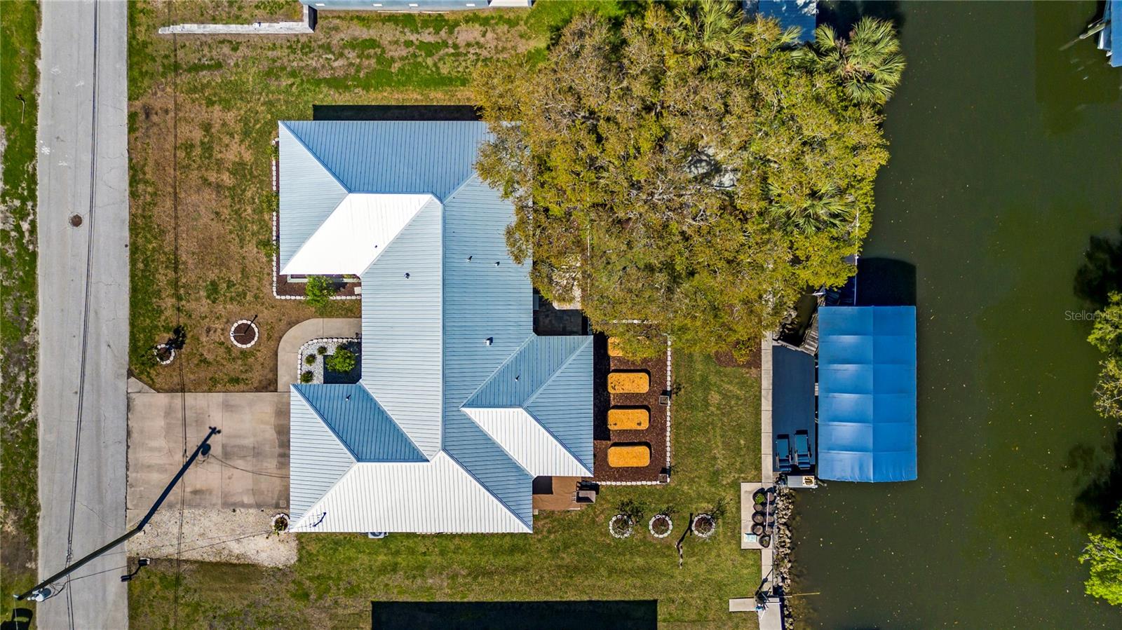 Image 4 of 69 For 3929 Sagomon Point