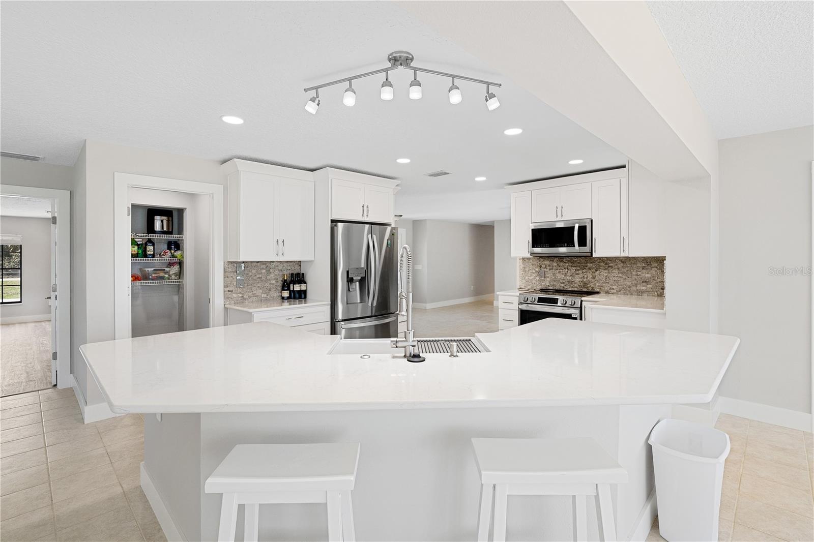 Image 6 of 69 For 3929 Sagomon Point