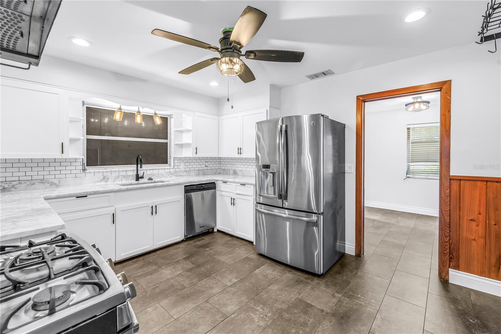 Image 12 of 52 For 1019 Woodcrest Avenue