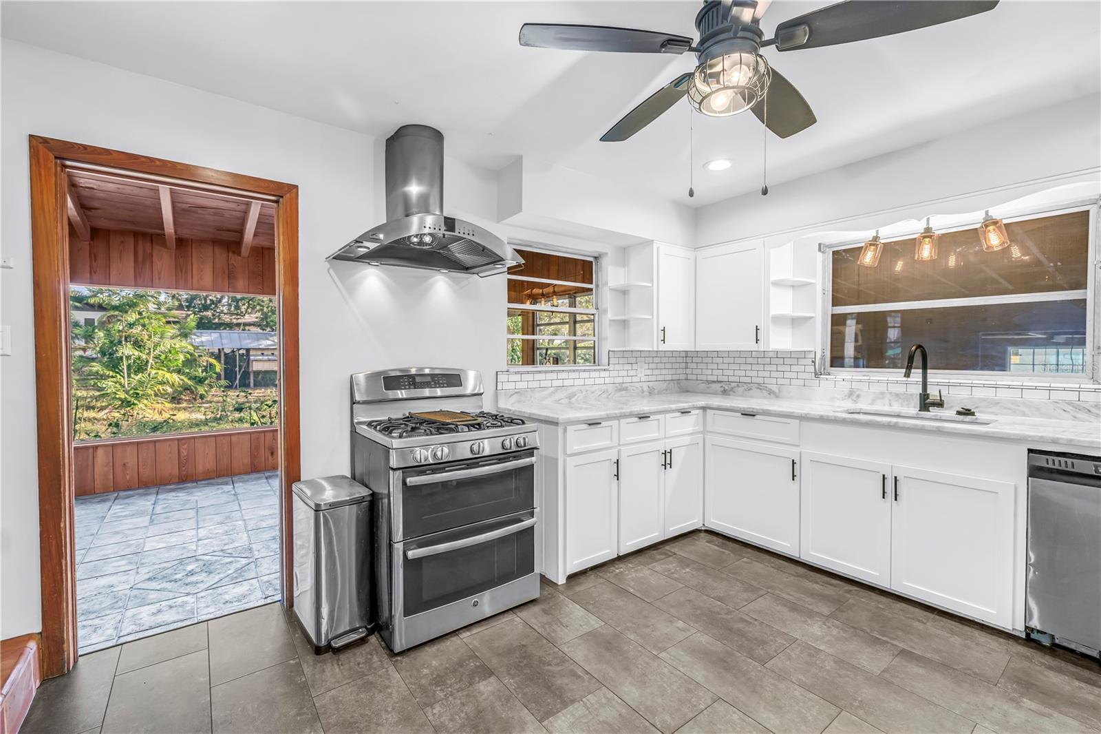 Image 13 of 52 For 1019 Woodcrest Avenue