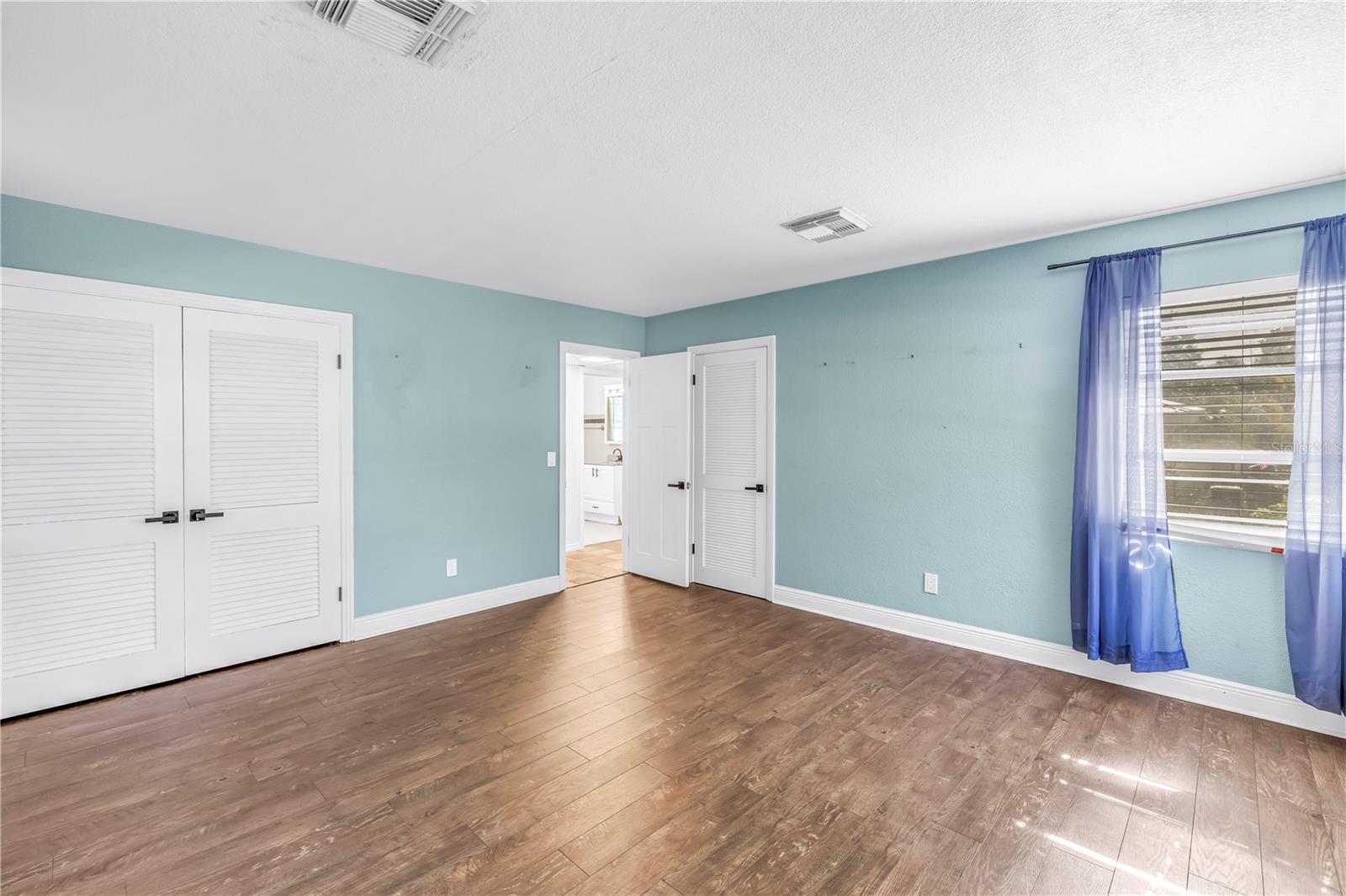 Image 18 of 52 For 1019 Woodcrest Avenue