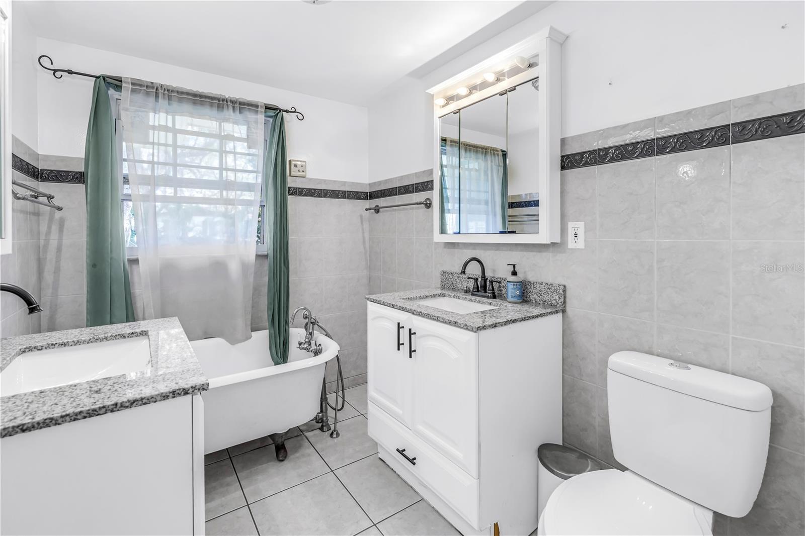 Image 20 of 52 For 1019 Woodcrest Avenue