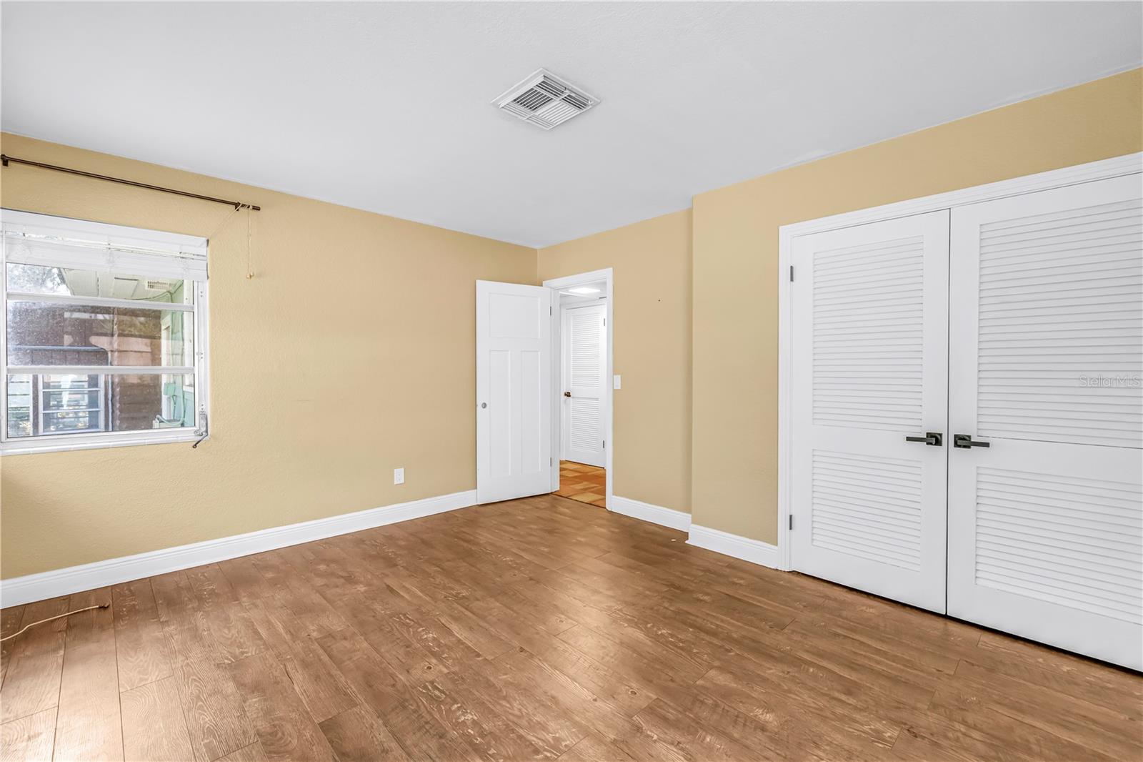 Image 22 of 52 For 1019 Woodcrest Avenue