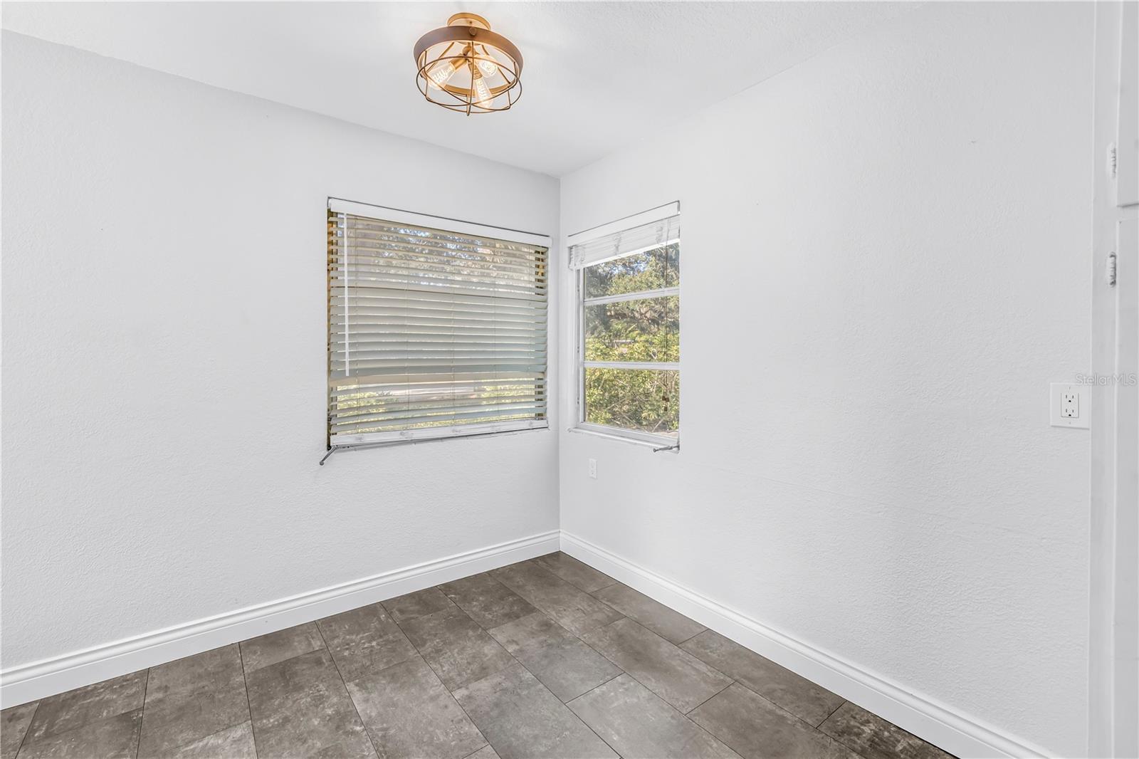 Image 24 of 52 For 1019 Woodcrest Avenue