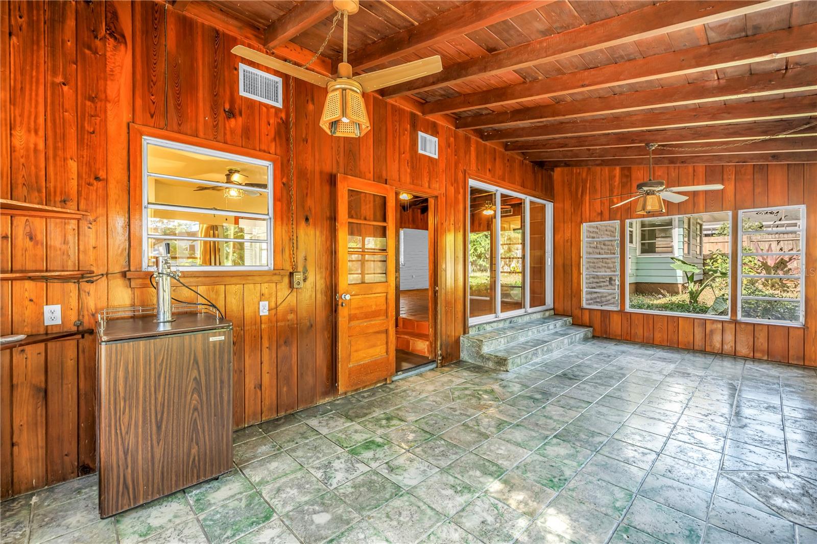 Image 27 of 52 For 1019 Woodcrest Avenue