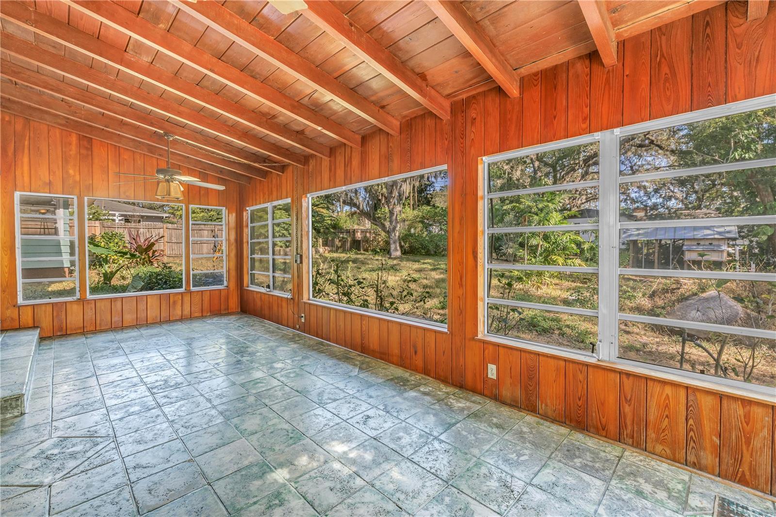 Image 28 of 52 For 1019 Woodcrest Avenue