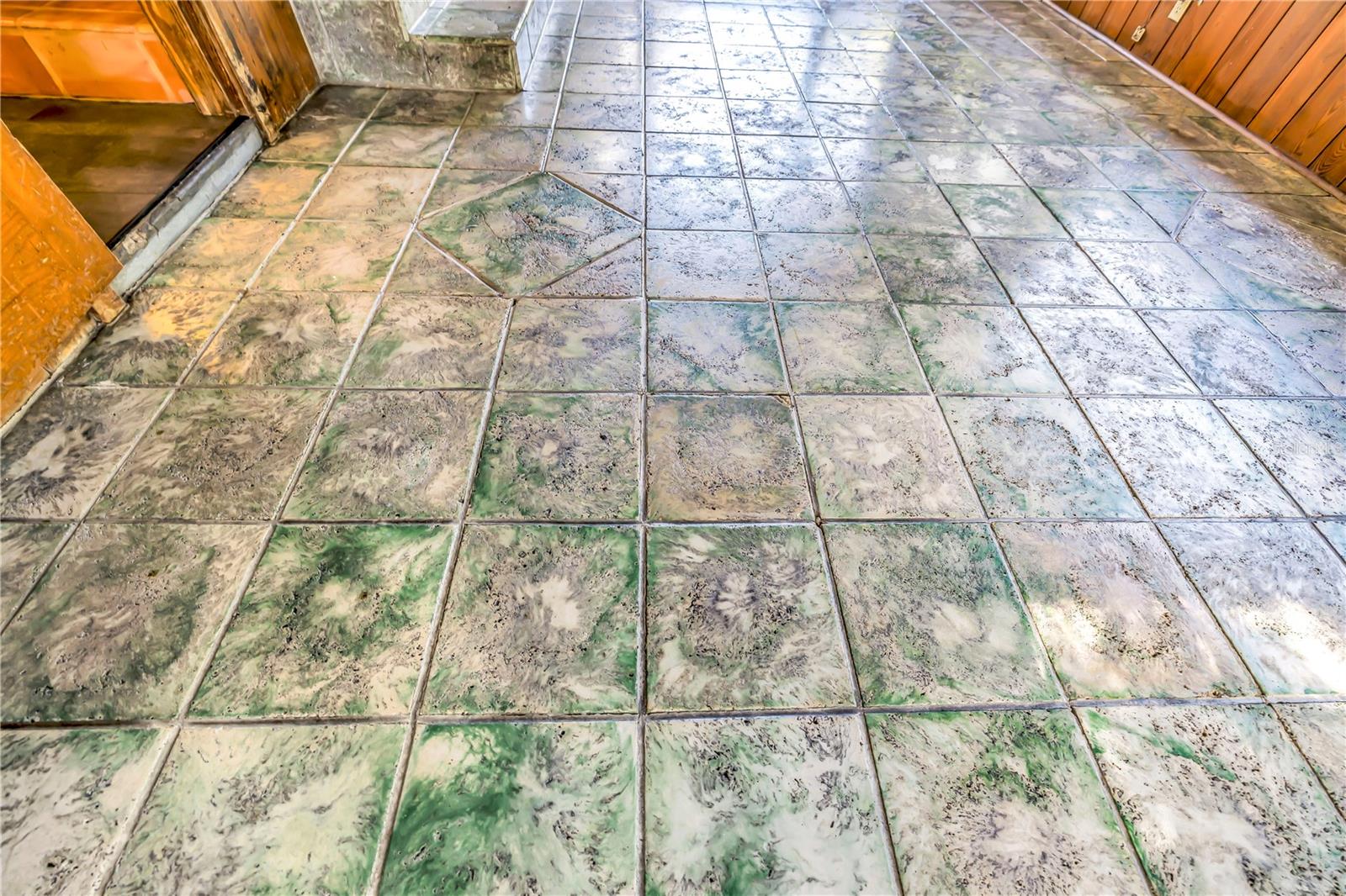 Image 29 of 52 For 1019 Woodcrest Avenue