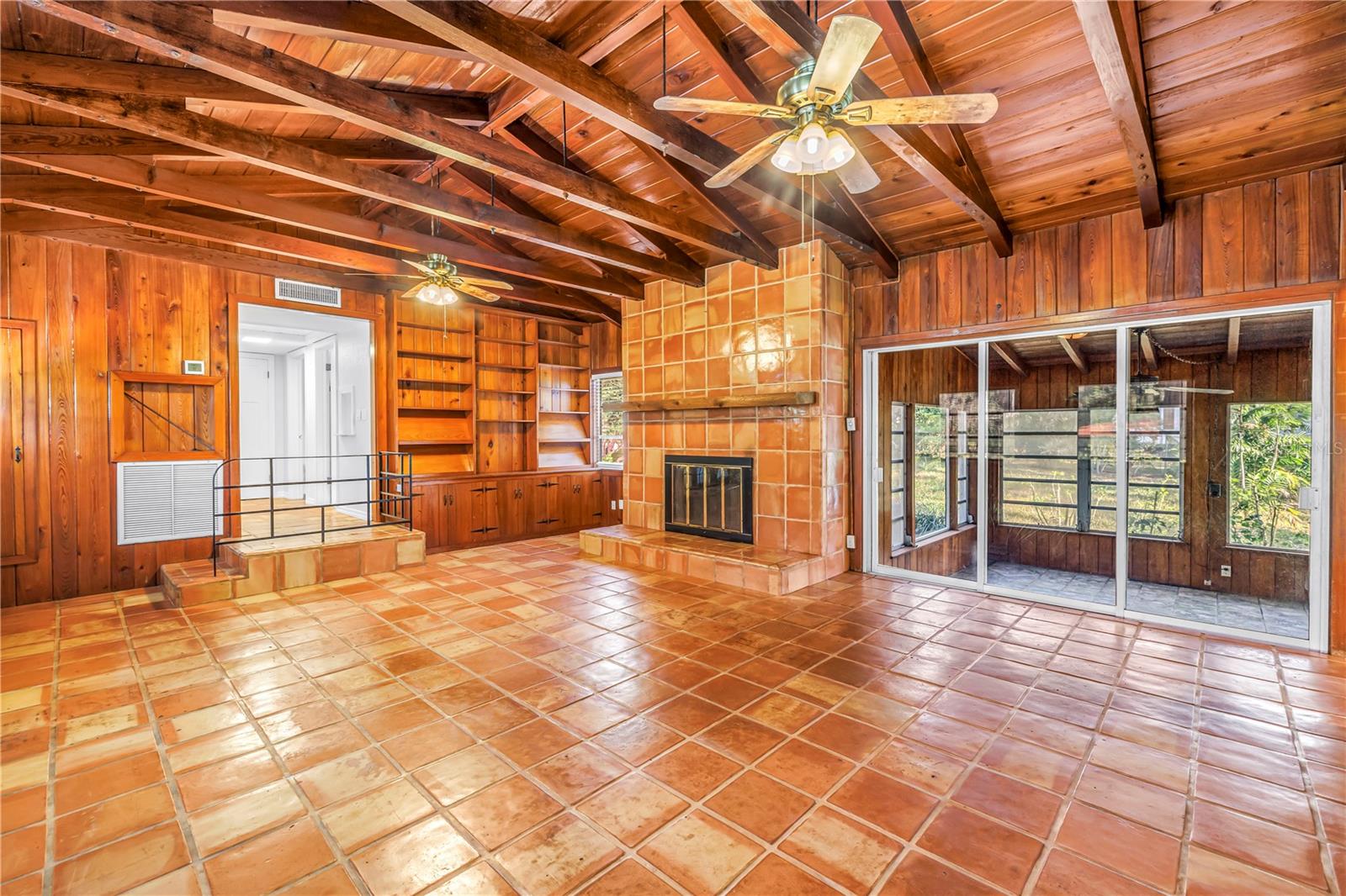 Image 3 of 52 For 1019 Woodcrest Avenue