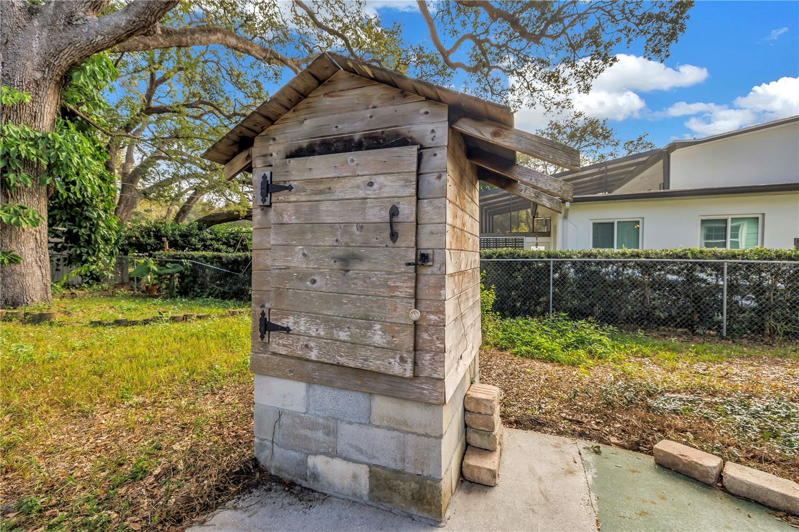 Image 35 of 52 For 1019 Woodcrest Avenue