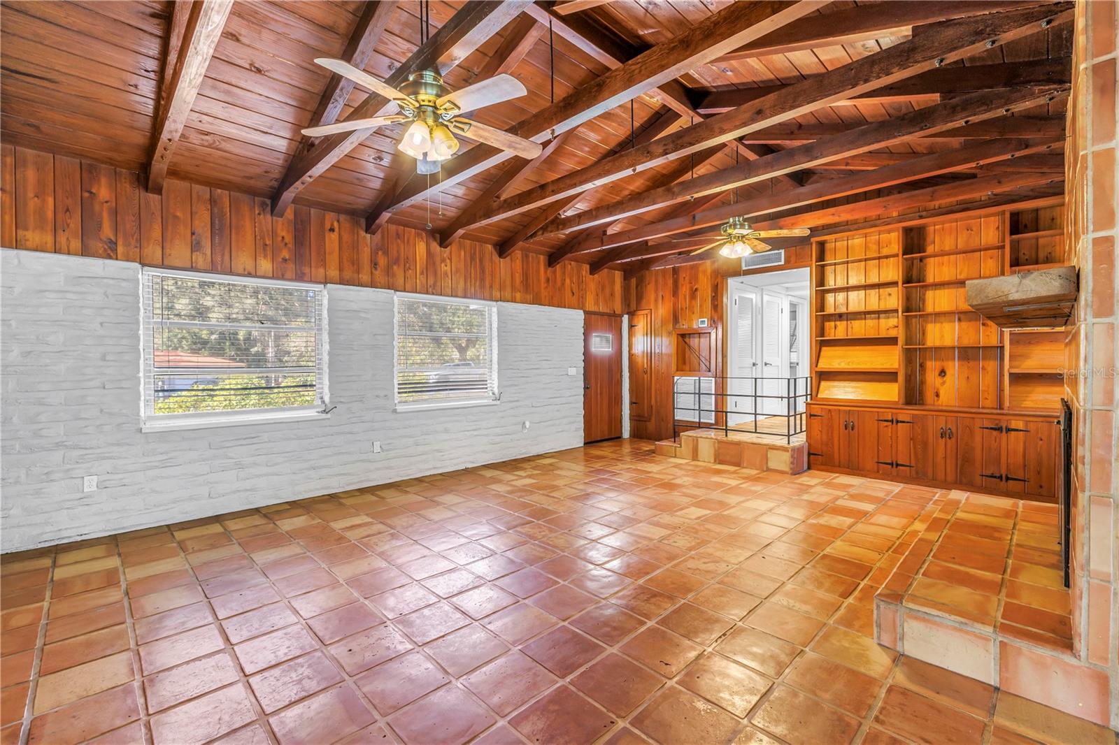 Image 5 of 52 For 1019 Woodcrest Avenue