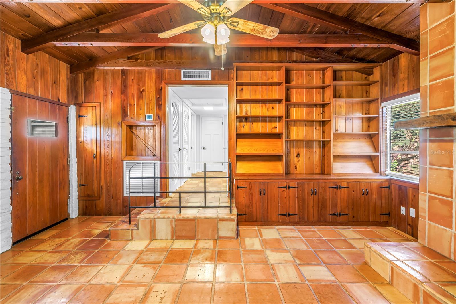 Image 8 of 52 For 1019 Woodcrest Avenue