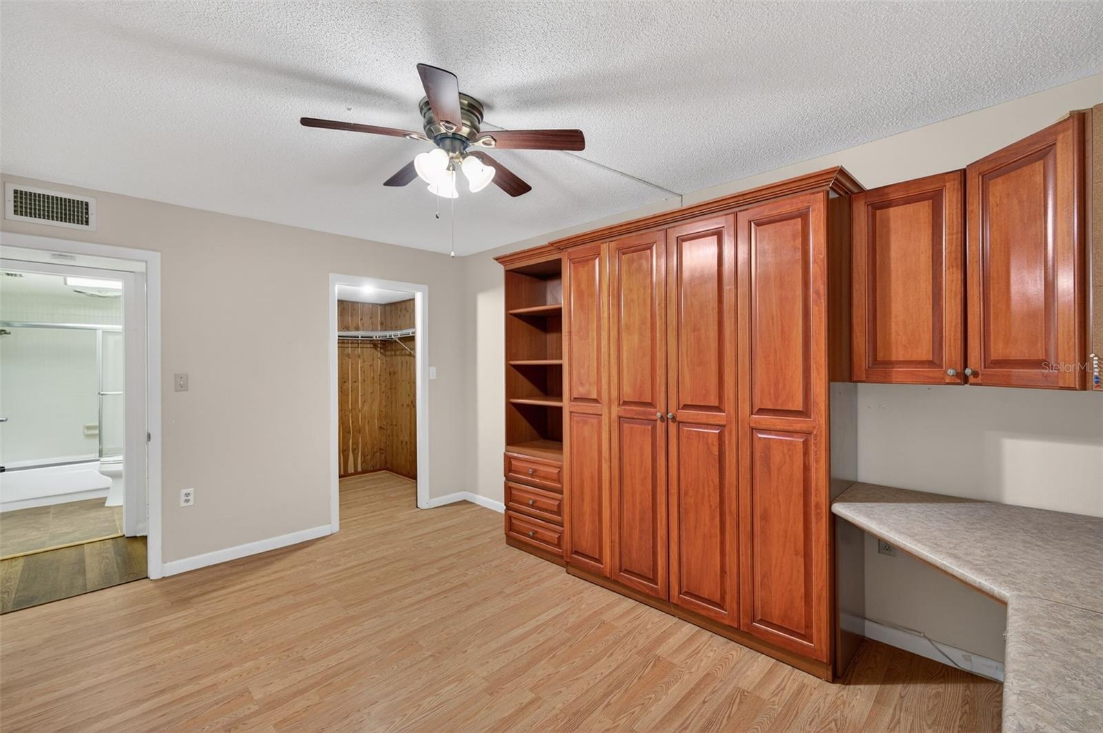 Image 23 of 49 For 1012 Pearce Drive 110