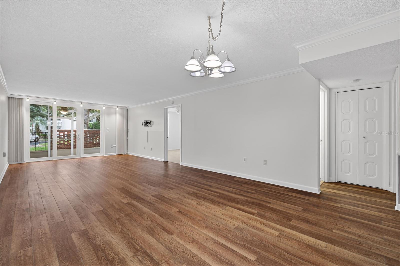 Image 30 of 49 For 1012 Pearce Drive 110