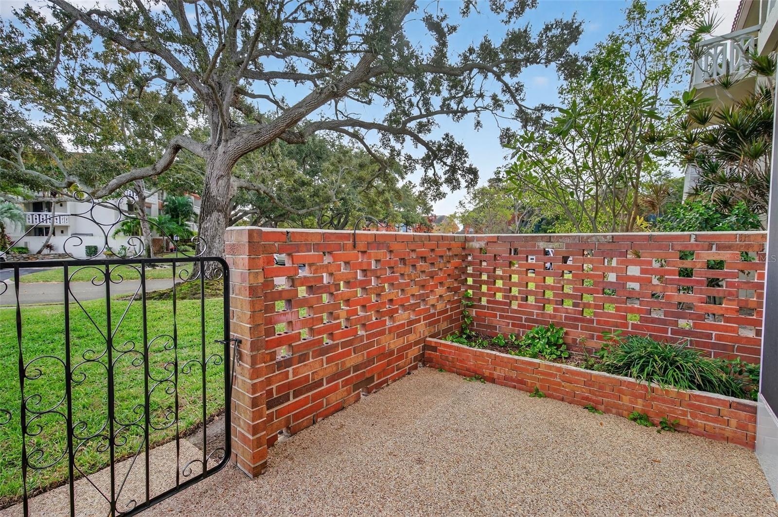 Image 35 of 49 For 1012 Pearce Drive 110