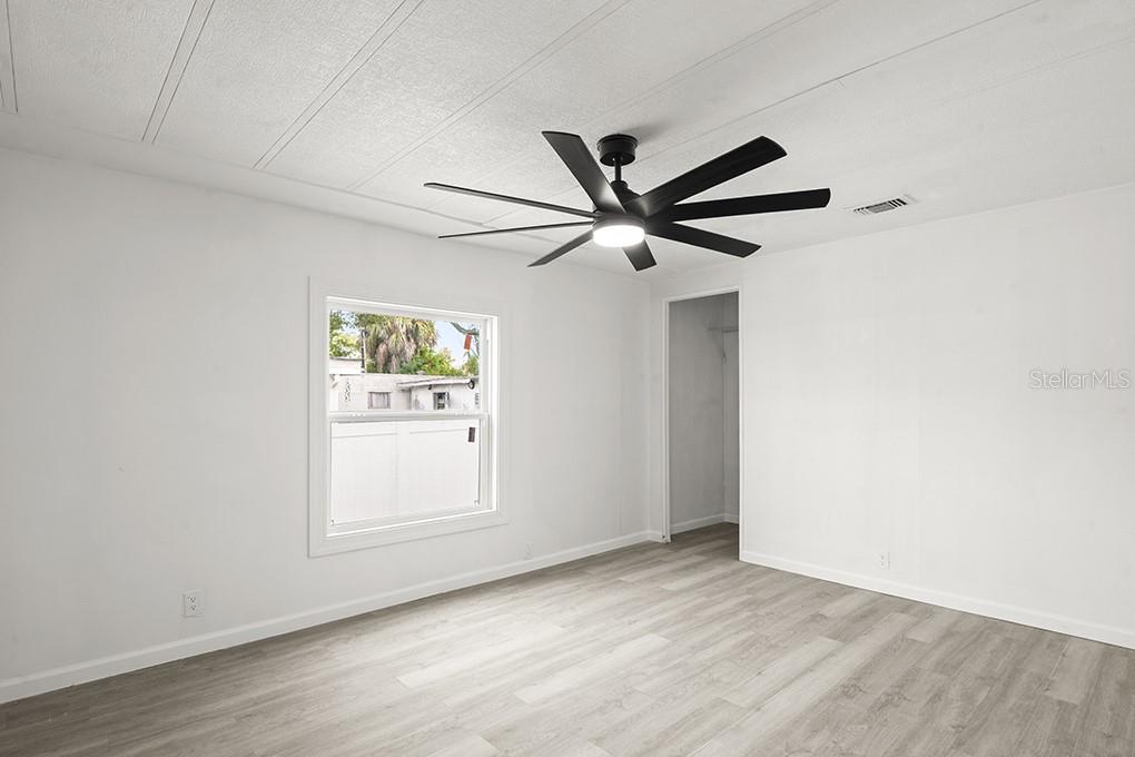 Image 11 of 30 For 9732 Warrick Street