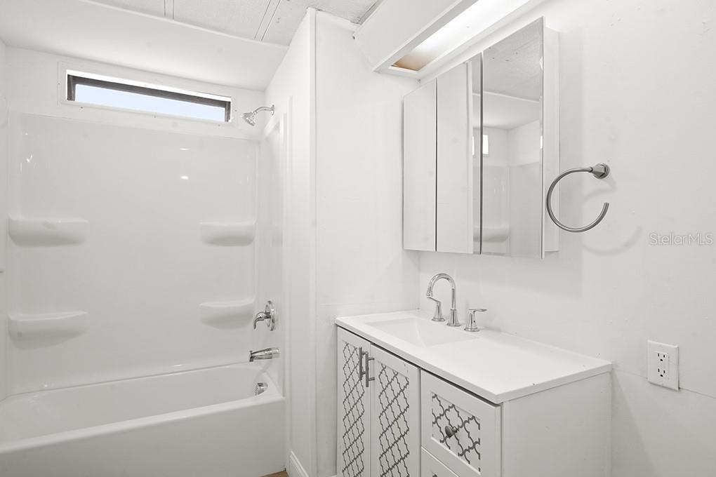 Image 12 of 30 For 9732 Warrick Street