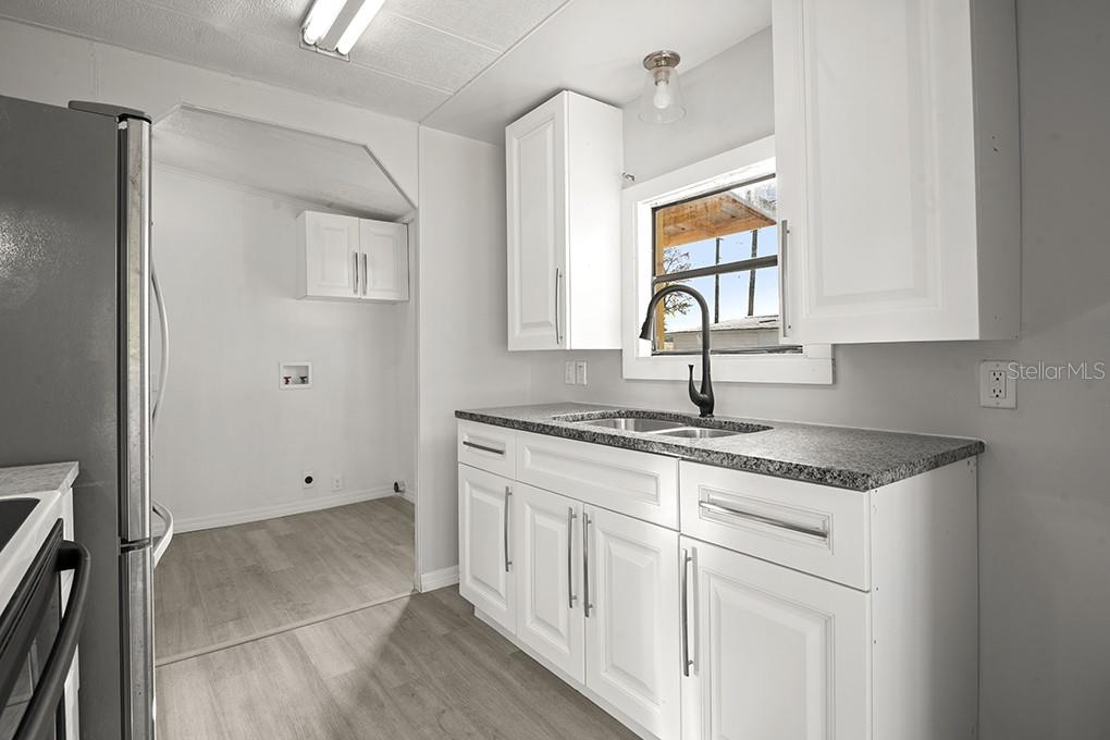 Image 21 of 30 For 9732 Warrick Street