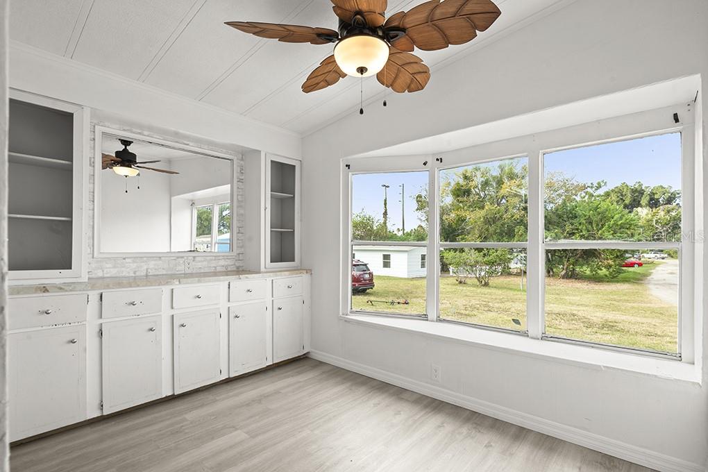 Image 23 of 30 For 9732 Warrick Street