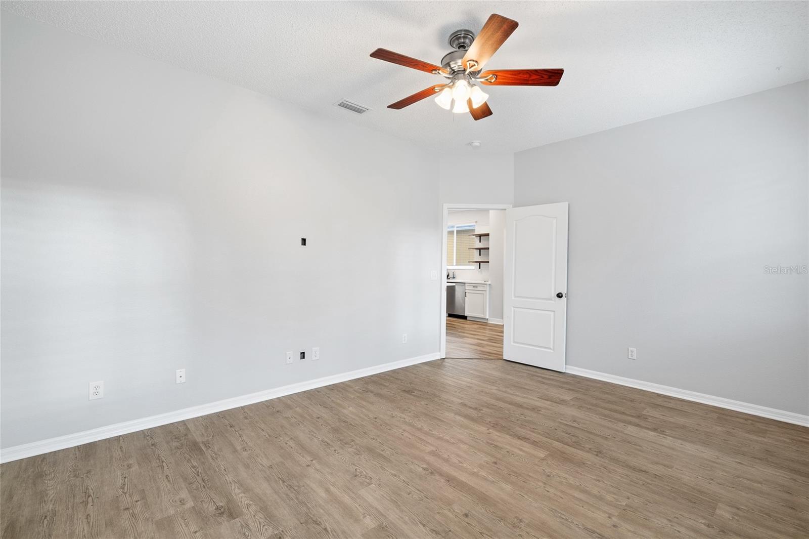 Image 24 of 47 For 12514 Sparkleberry Road