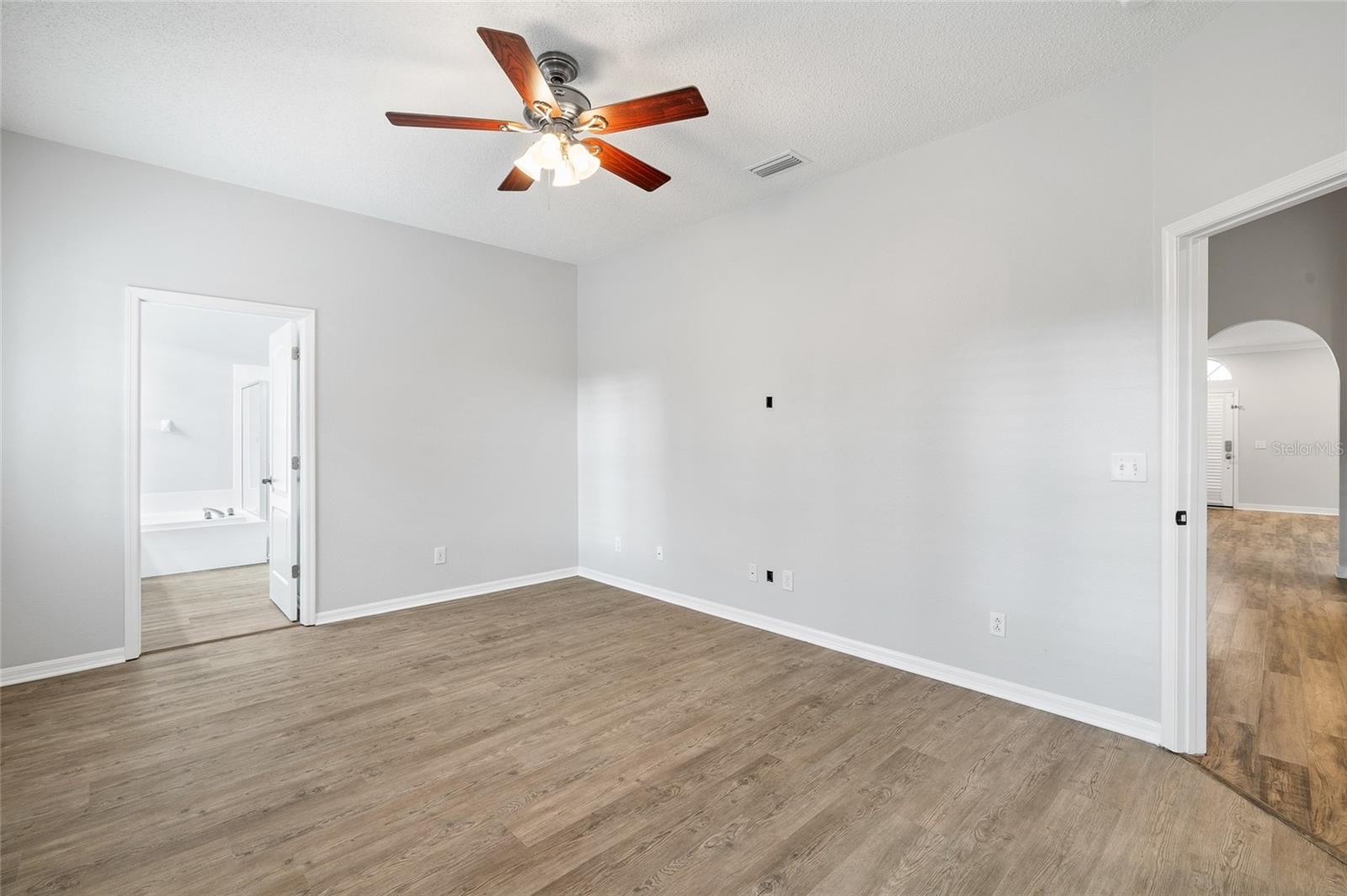 Image 26 of 47 For 12514 Sparkleberry Road