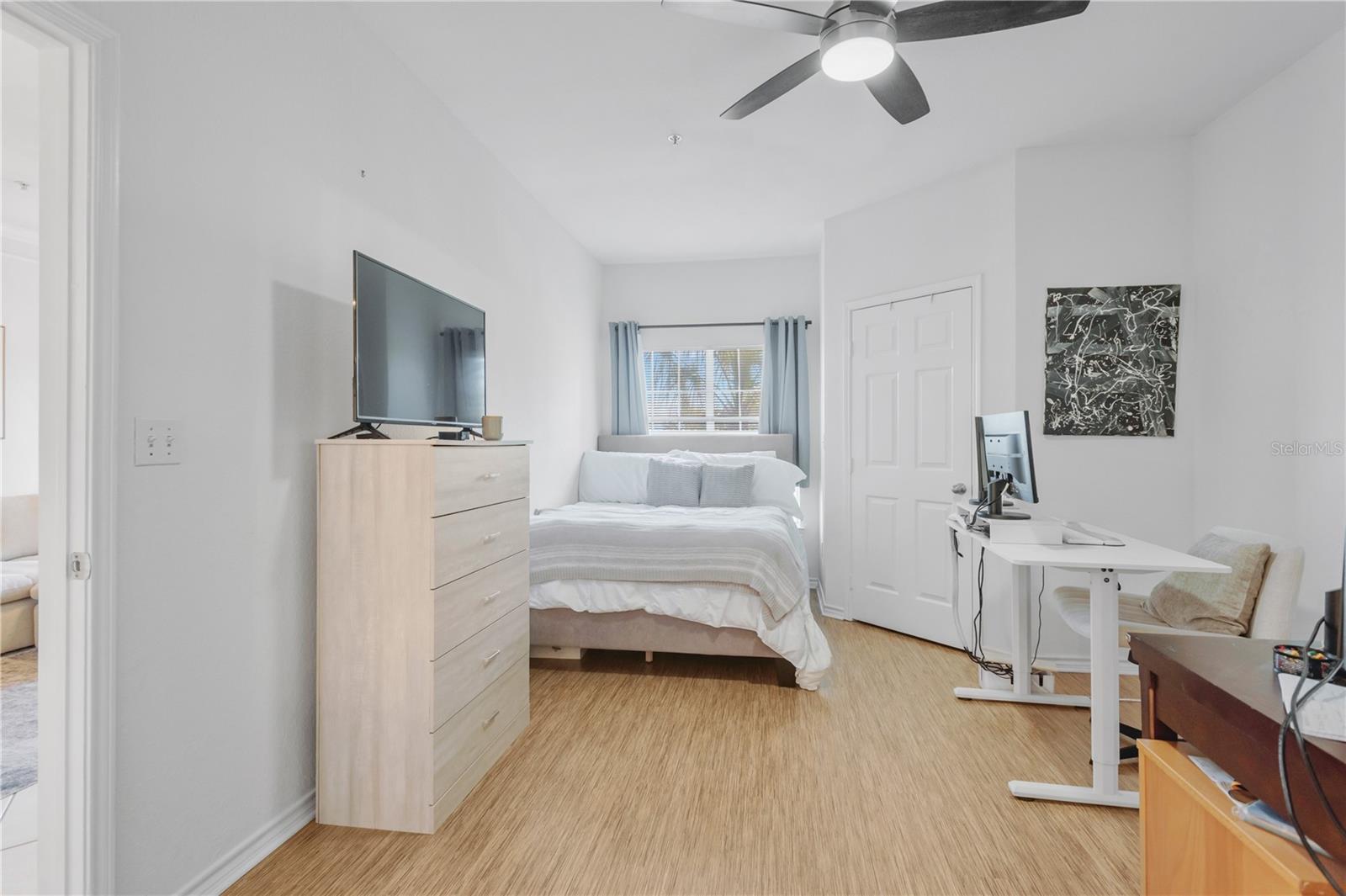 Image 18 of 43 For 4304 Bayside Village Drive 201