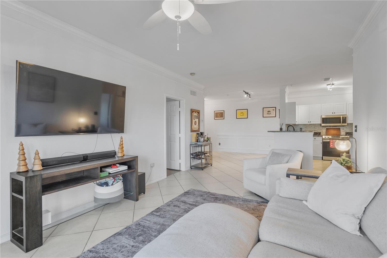 Image 8 of 43 For 4304 Bayside Village Drive 201