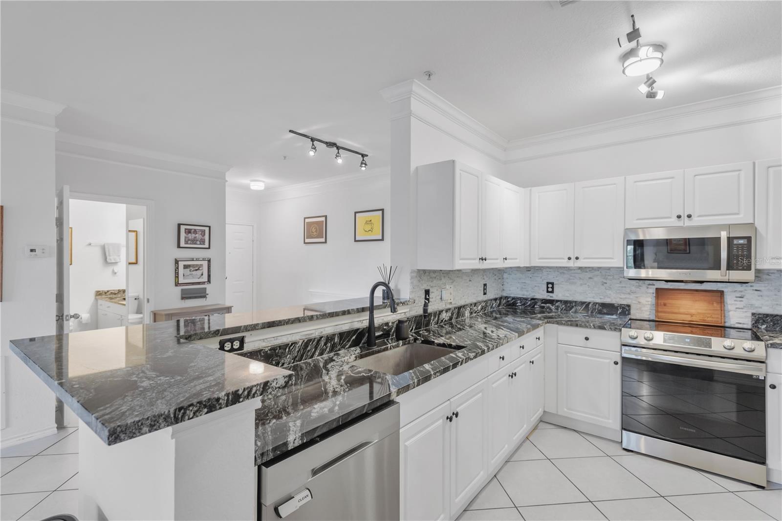 Image 9 of 43 For 4304 Bayside Village Drive 201