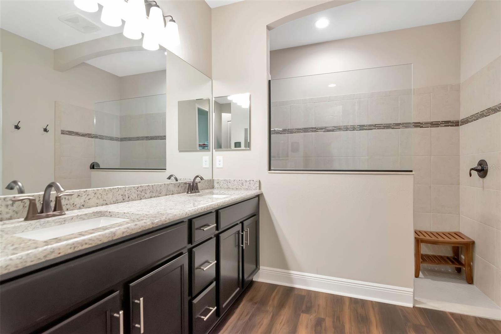 Image 14 of 22 For 11247 Paddock Manor Avenue