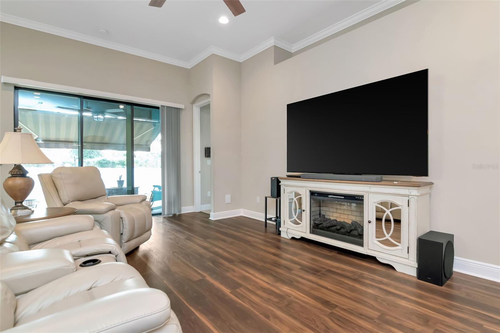 Image 8 of 22 For 11247 Paddock Manor Avenue