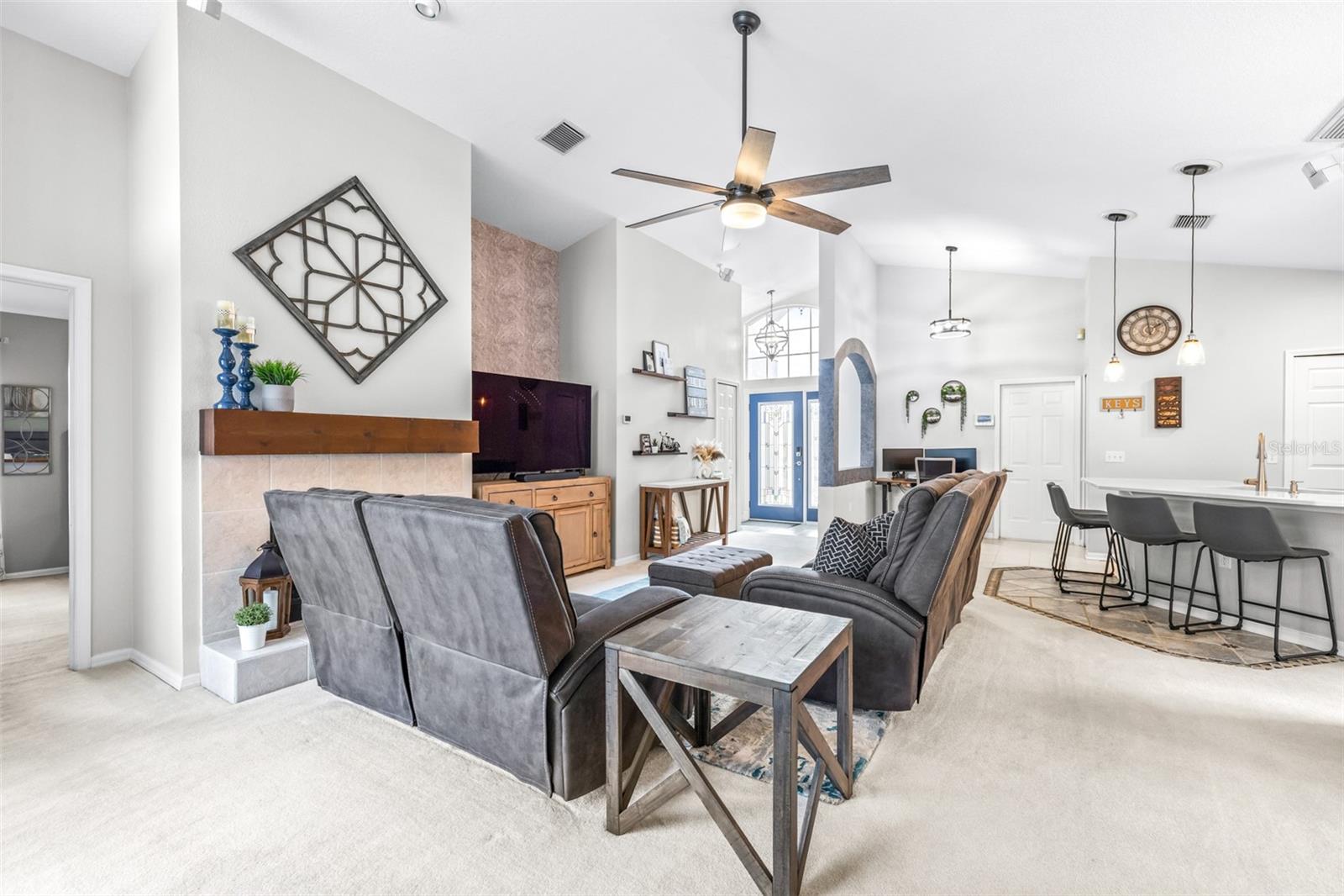 Image 20 of 41 For 22825 Sills Loop