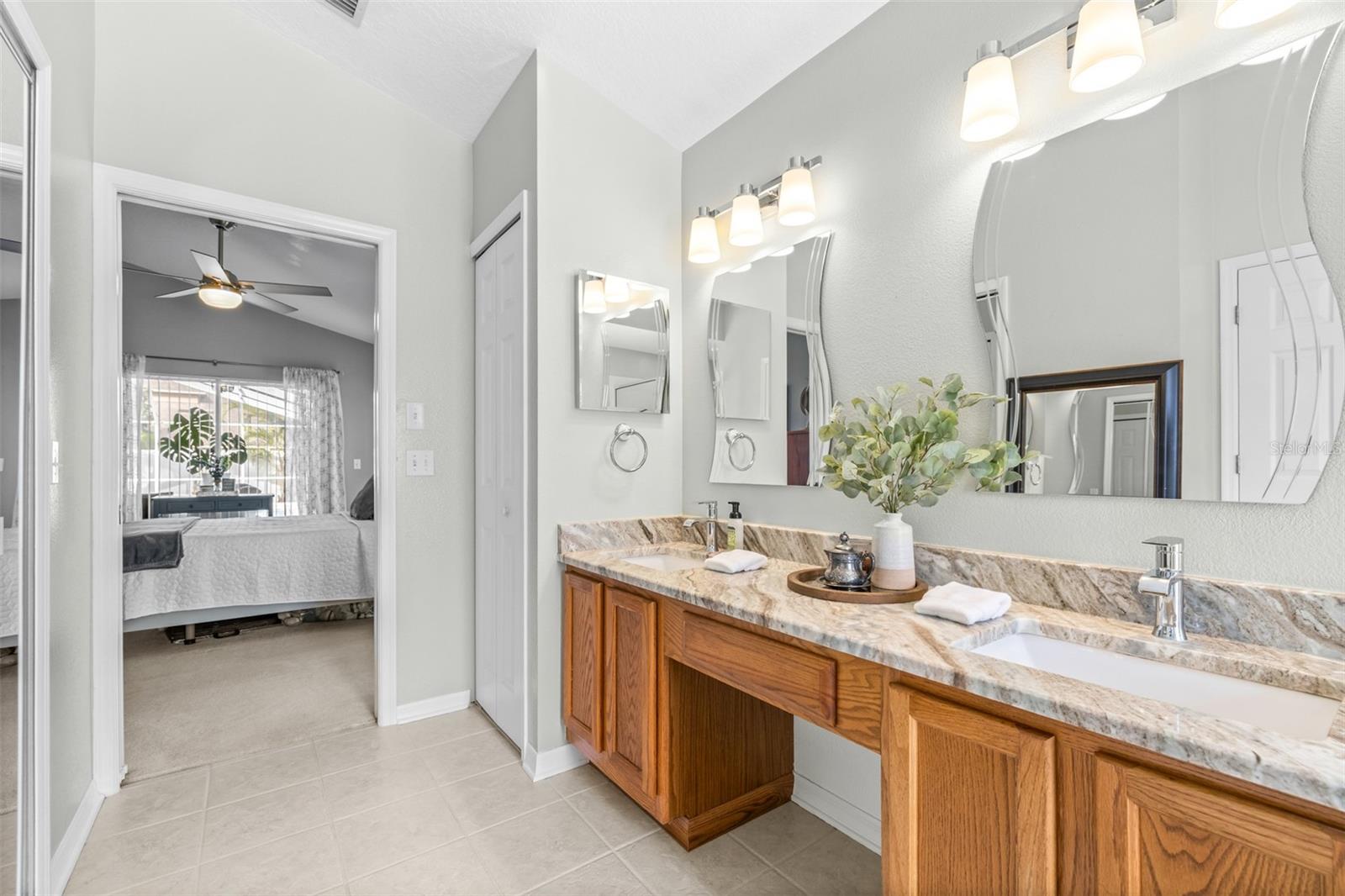 Image 32 of 41 For 22825 Sills Loop