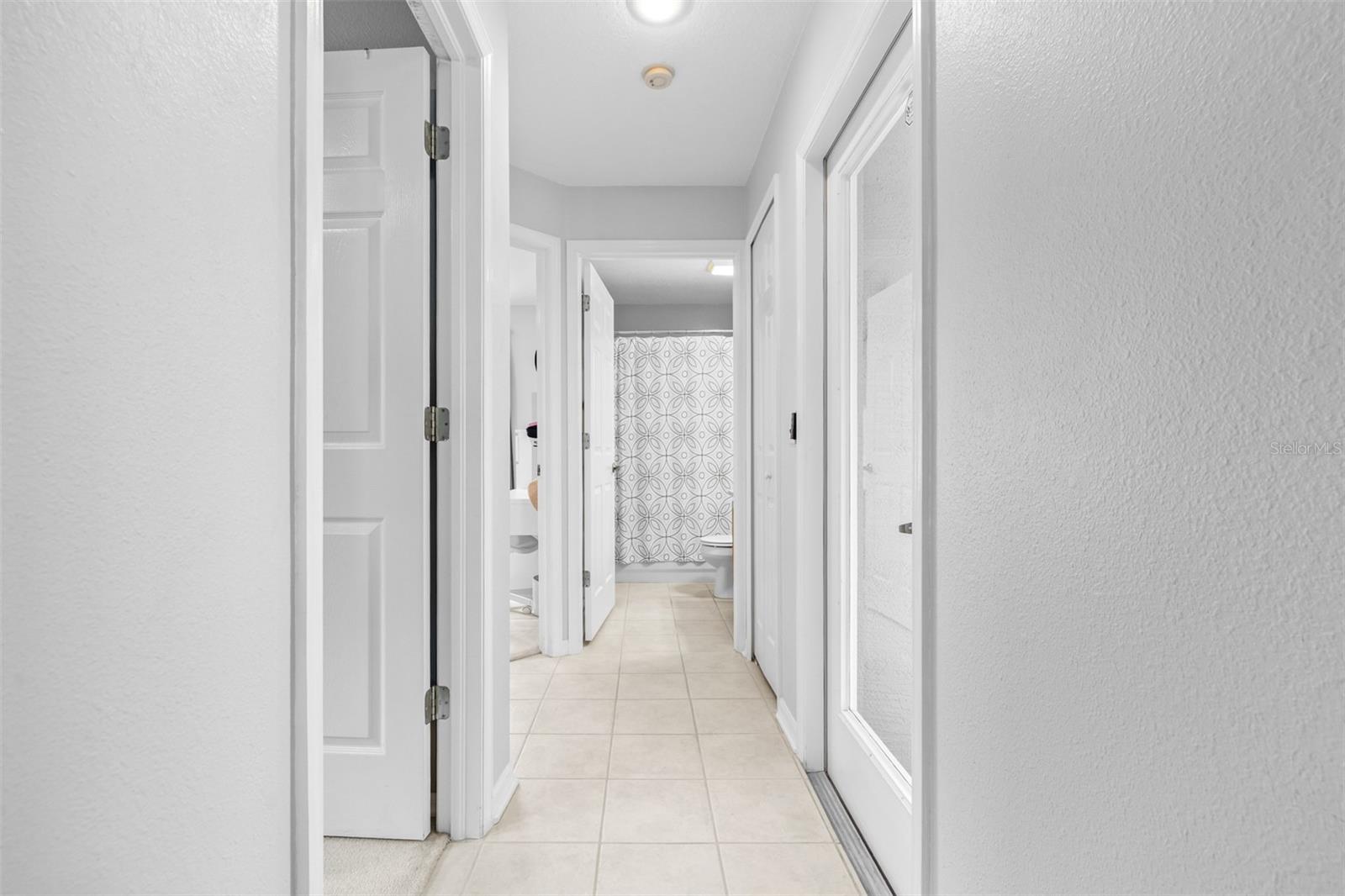 Image 34 of 41 For 22825 Sills Loop