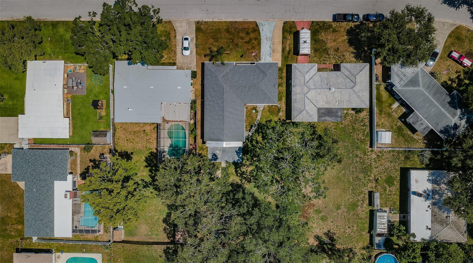 Image 10 of 47 For 2263 Curtis Drive N