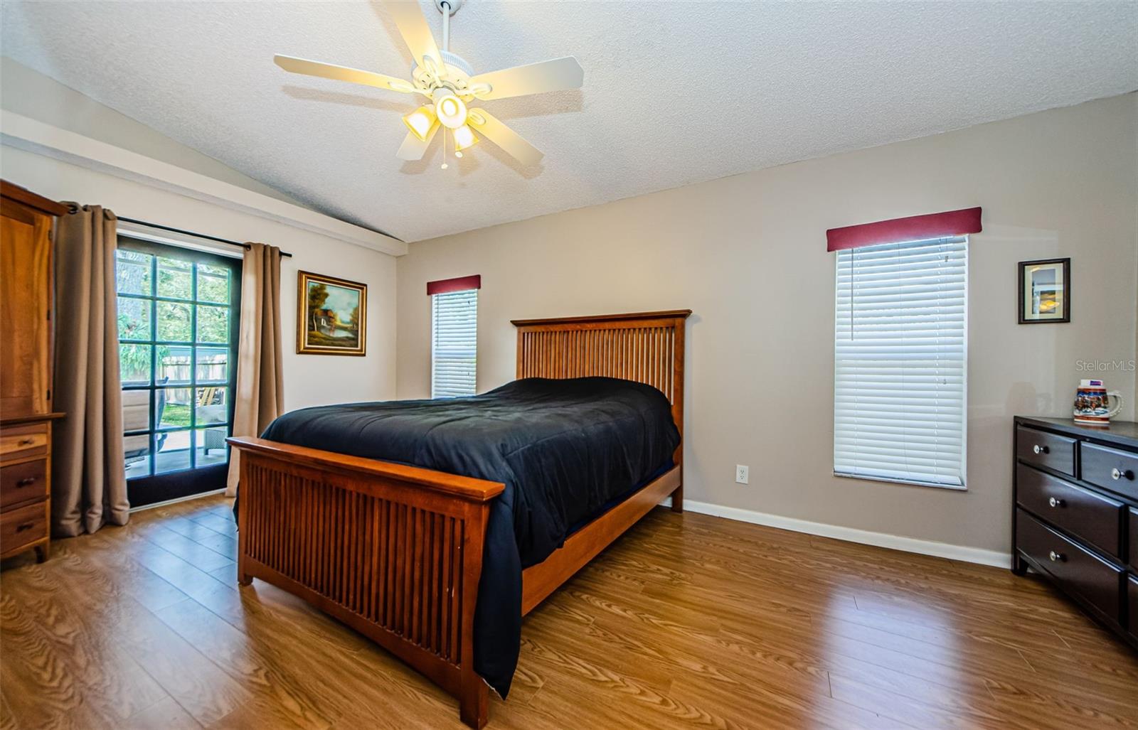 Image 26 of 47 For 2263 Curtis Drive N