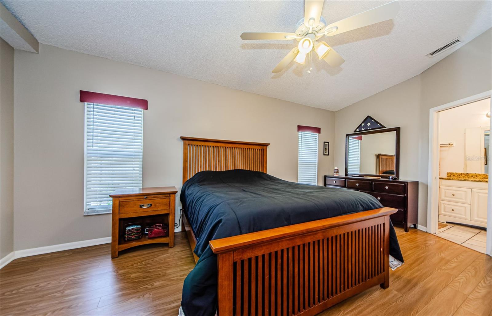 Image 27 of 47 For 2263 Curtis Drive N