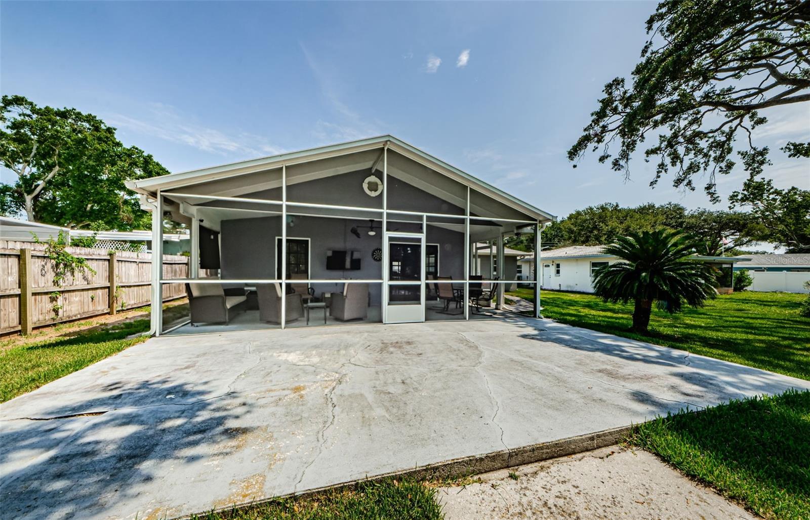 Image 37 of 47 For 2263 Curtis Drive N