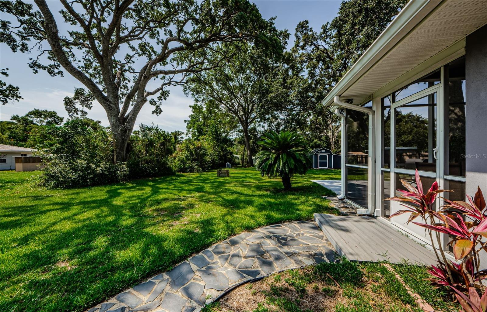 Image 40 of 47 For 2263 Curtis Drive N