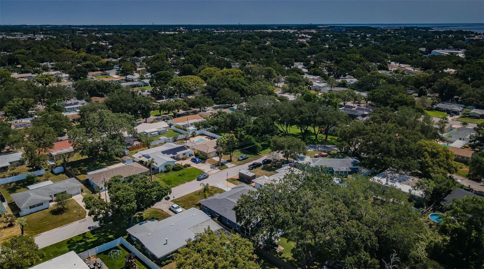 Image 9 of 47 For 2263 Curtis Drive N