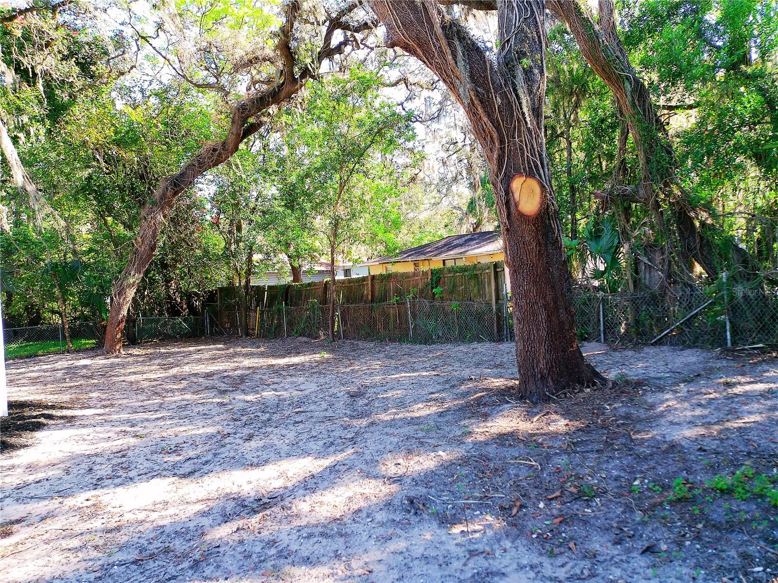 Image 12 of 16 For 3613 Deleuil Avenue