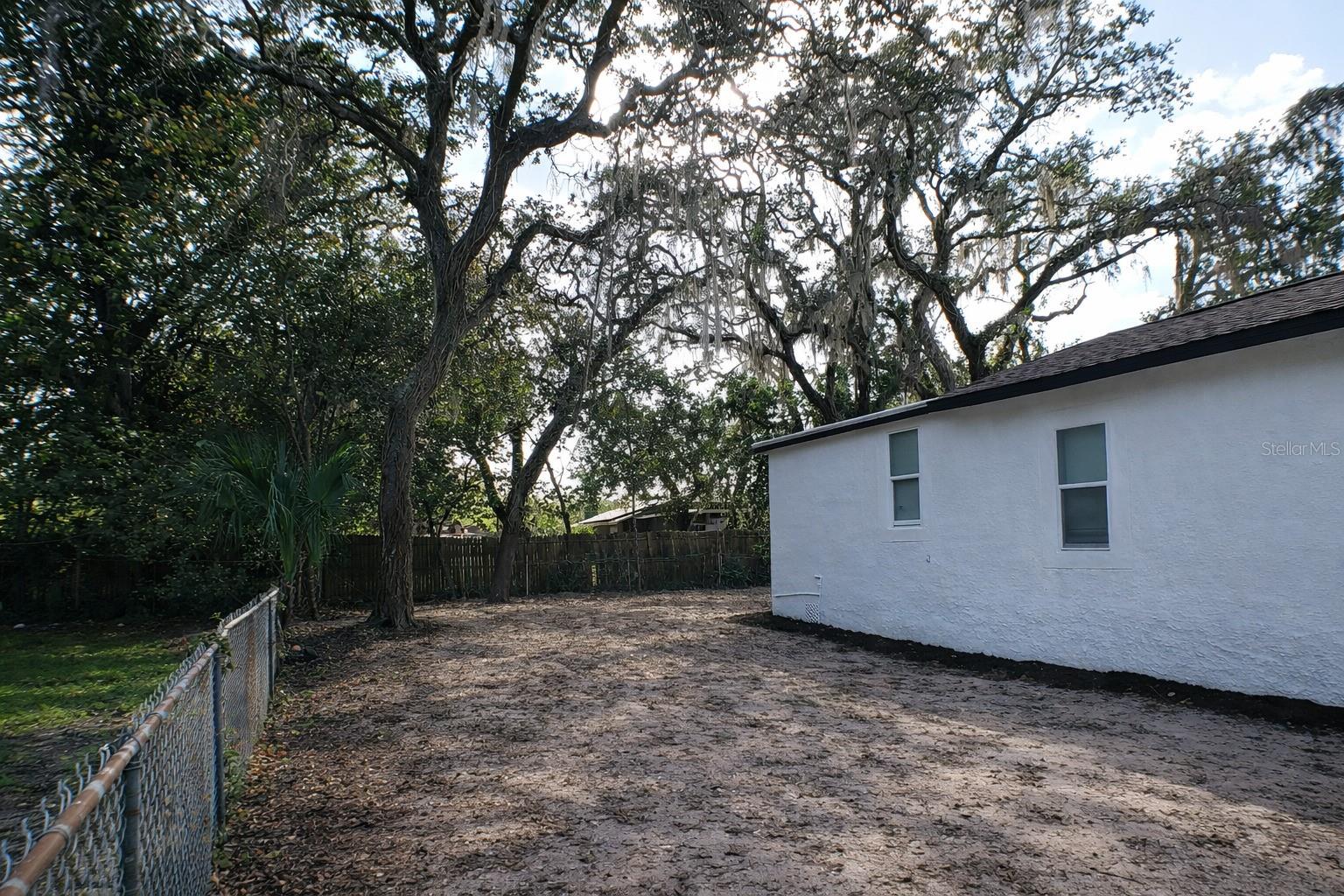 Image 13 of 16 For 3613 Deleuil Avenue