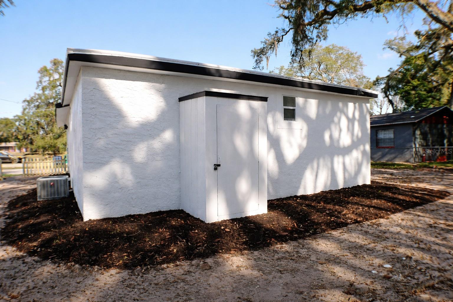 Image 14 of 16 For 3613 Deleuil Avenue