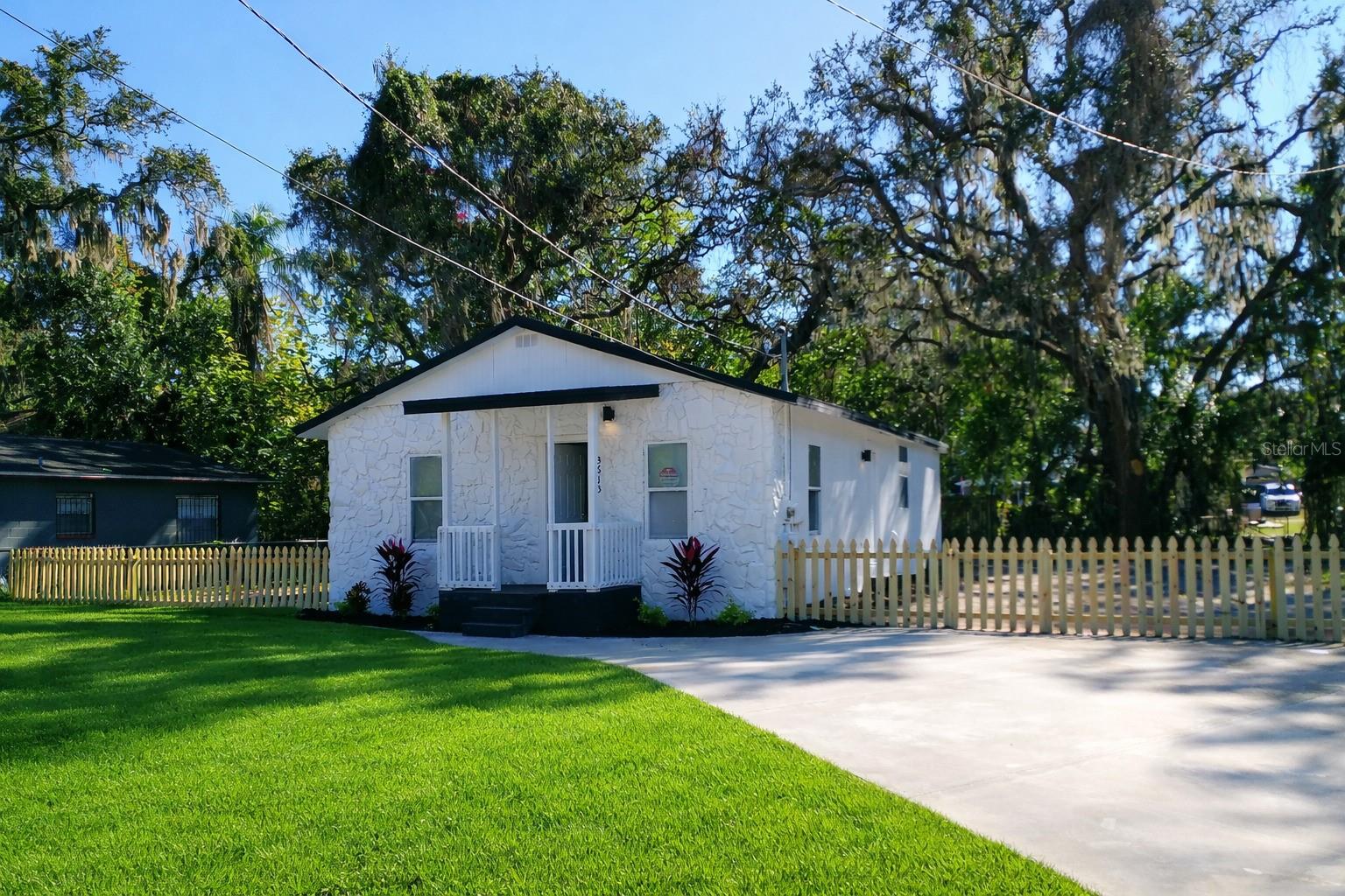 Image 2 of 16 For 3613 Deleuil Avenue