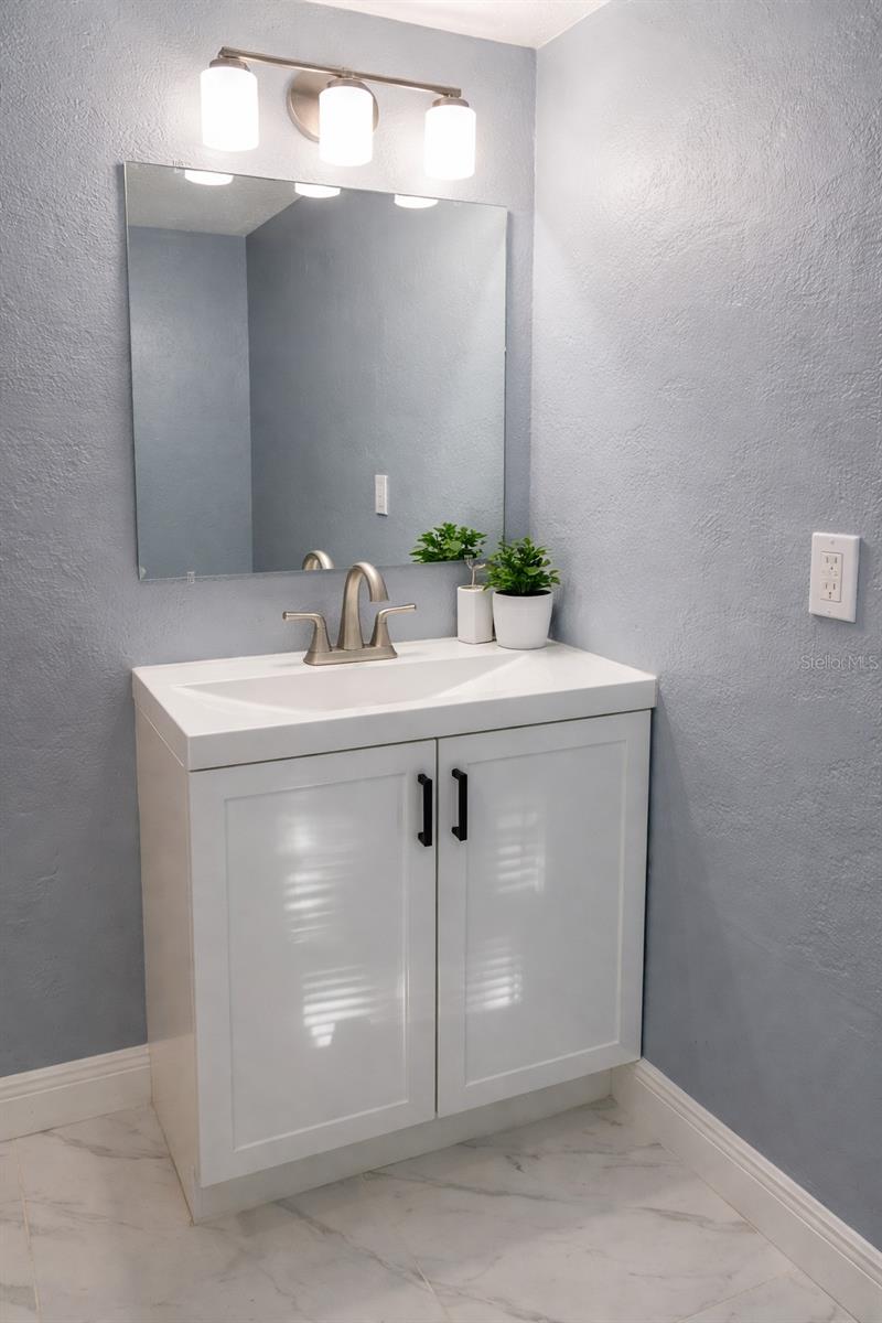 Image 8 of 16 For 3613 Deleuil Avenue