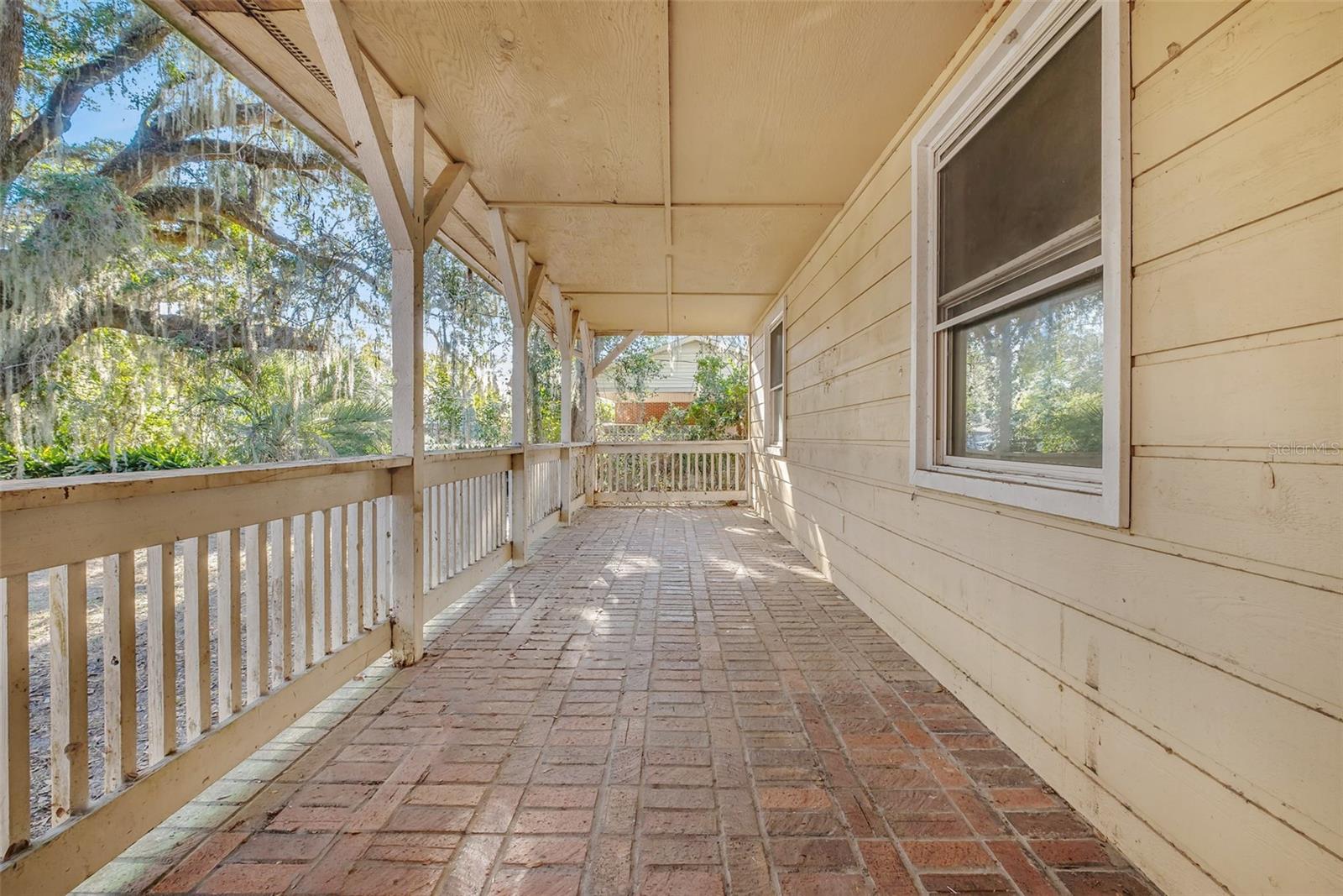 Image 21 of 25 For 1932 Queenswood Drive